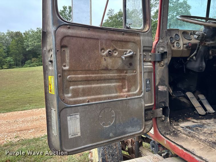 image for item ER3385 1985 Mack R688ST dump truck