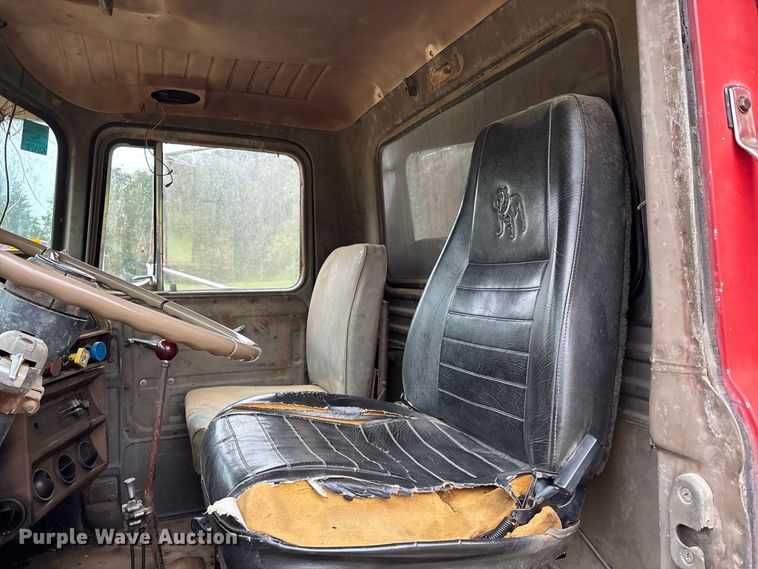 image for item ER3385 1985 Mack R688ST dump truck