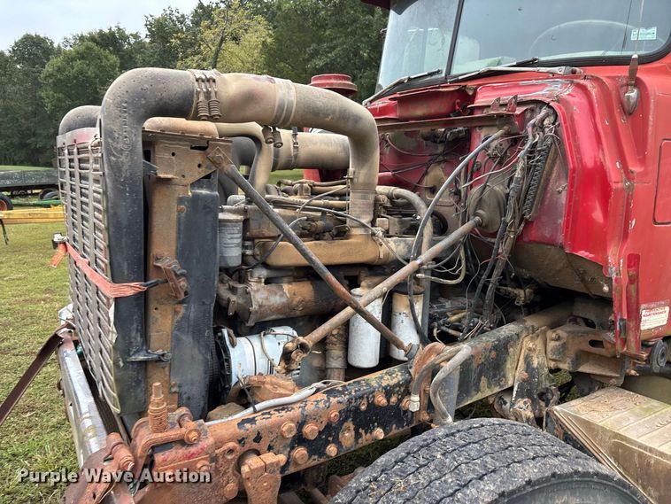 image for item ER3385 1985 Mack R688ST dump truck
