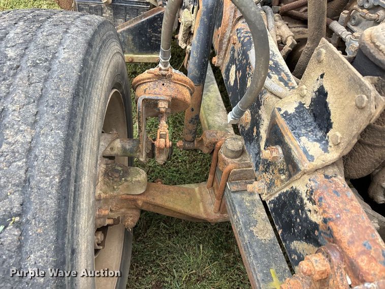 image for item ER3385 1985 Mack R688ST dump truck