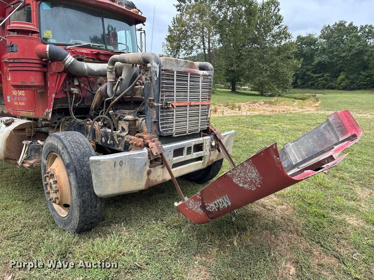 image for item ER3385 1985 Mack R688ST dump truck
