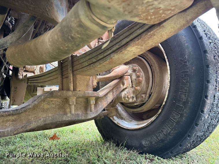 image for item ER3385 1985 Mack R688ST dump truck
