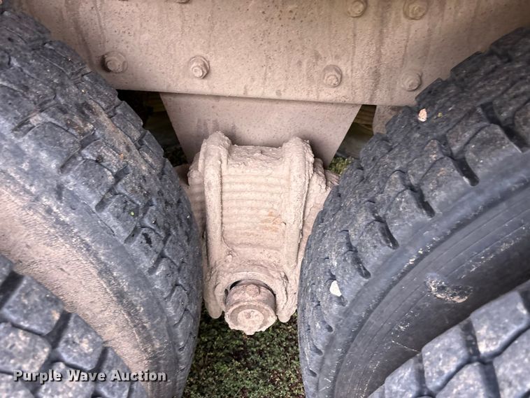 image for item ER3385 1985 Mack R688ST dump truck