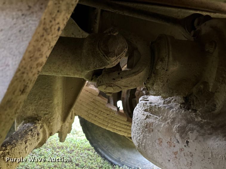 image for item ER3385 1985 Mack R688ST dump truck