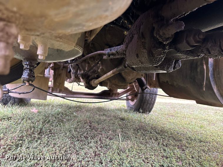 image for item ER3385 1985 Mack R688ST dump truck