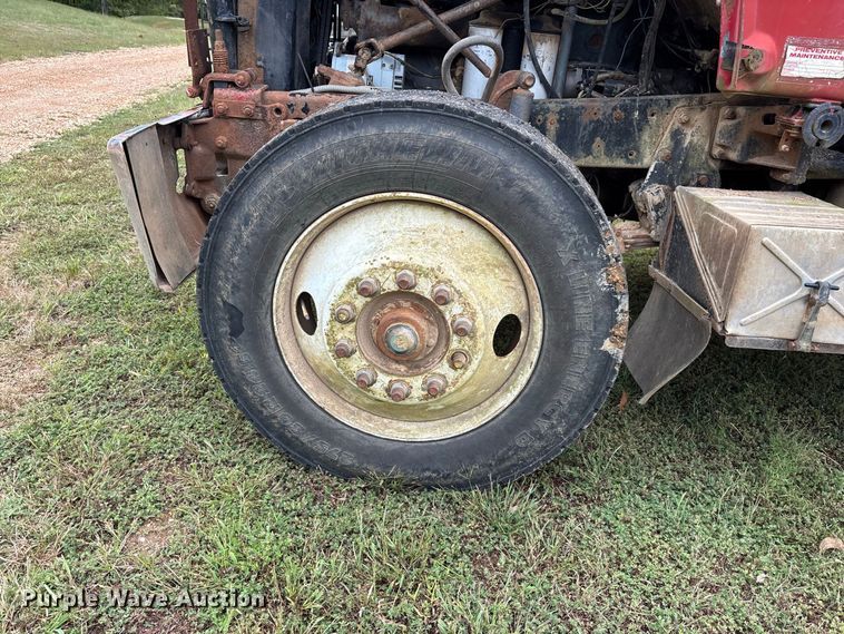 image for item ER3385 1985 Mack R688ST dump truck