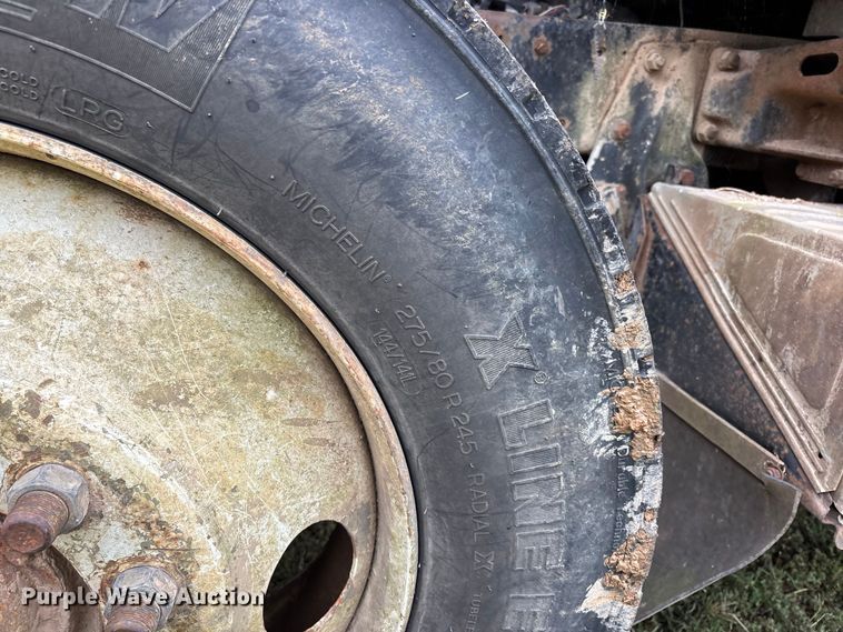 image for item ER3385 1985 Mack R688ST dump truck