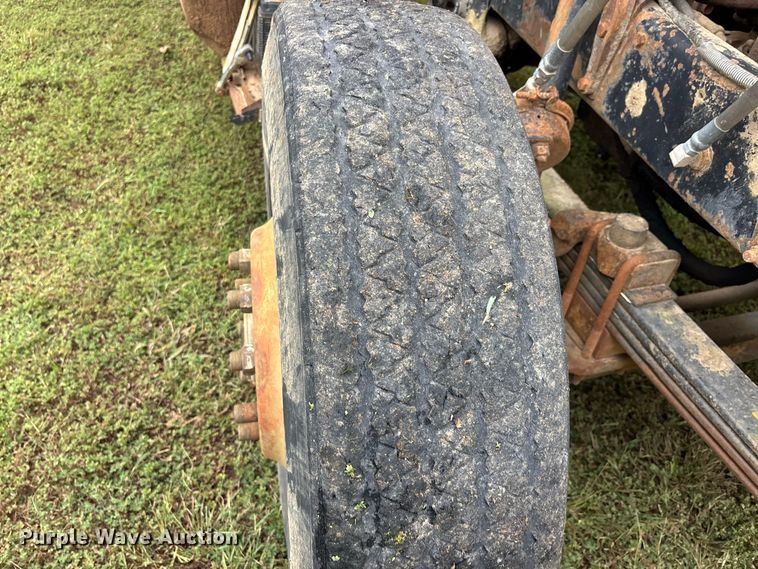 image for item ER3385 1985 Mack R688ST dump truck
