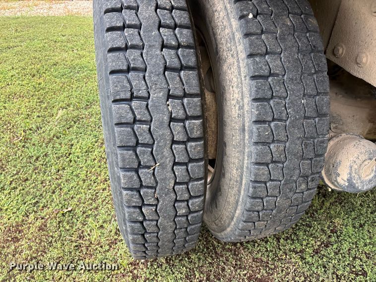 image for item ER3385 1985 Mack R688ST dump truck