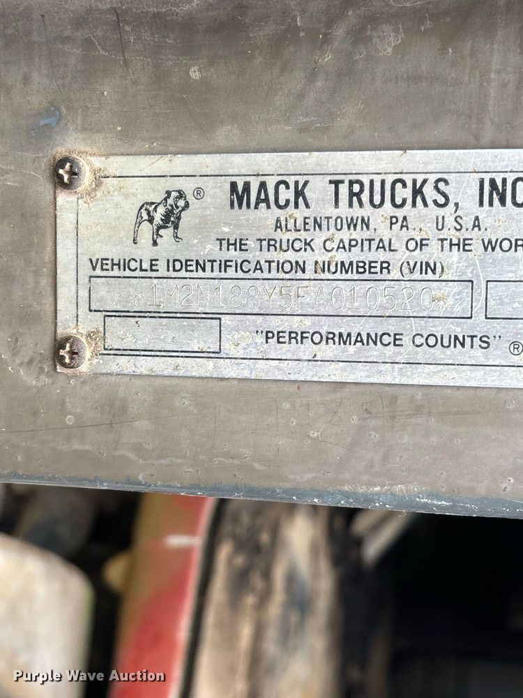 image for item ER3385 1985 Mack R688ST dump truck