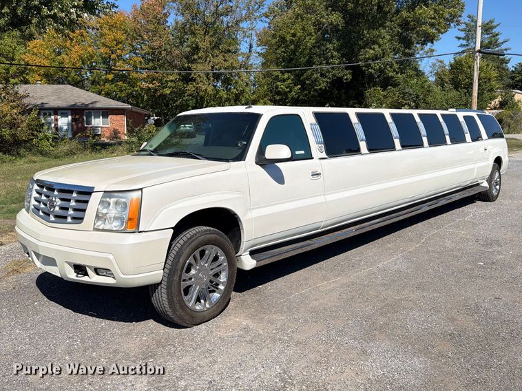 image for item ER3481 2003 Cadillac Escalade limousine