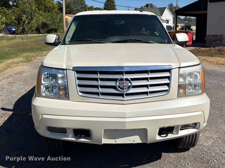 image for item ER3481 2003 Cadillac Escalade limousine
