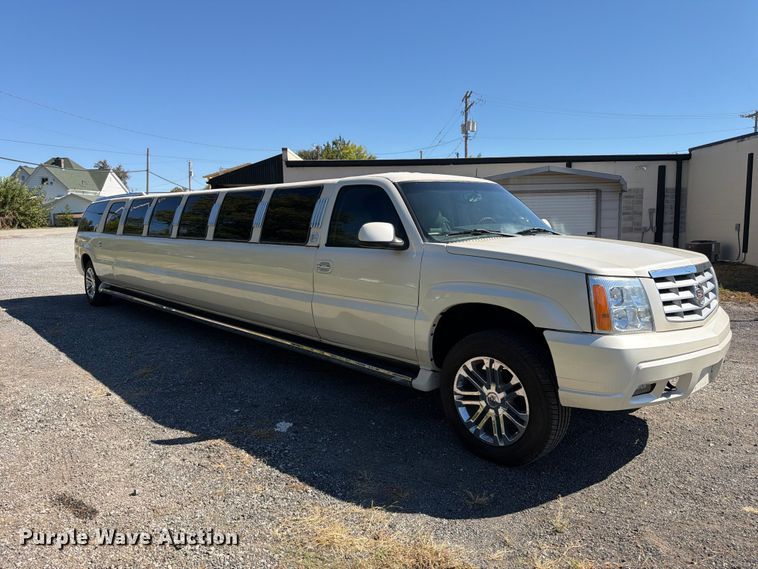 image for item ER3481 2003 Cadillac Escalade limousine