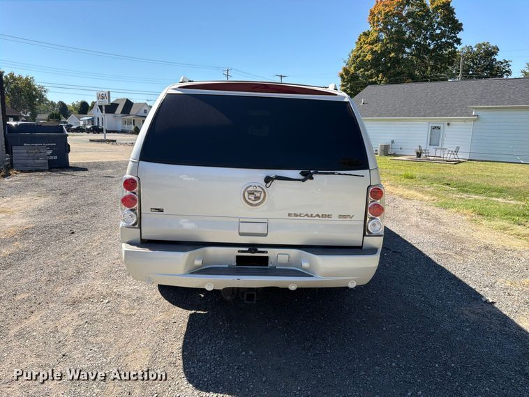 image for item ER3481 2003 Cadillac Escalade limousine