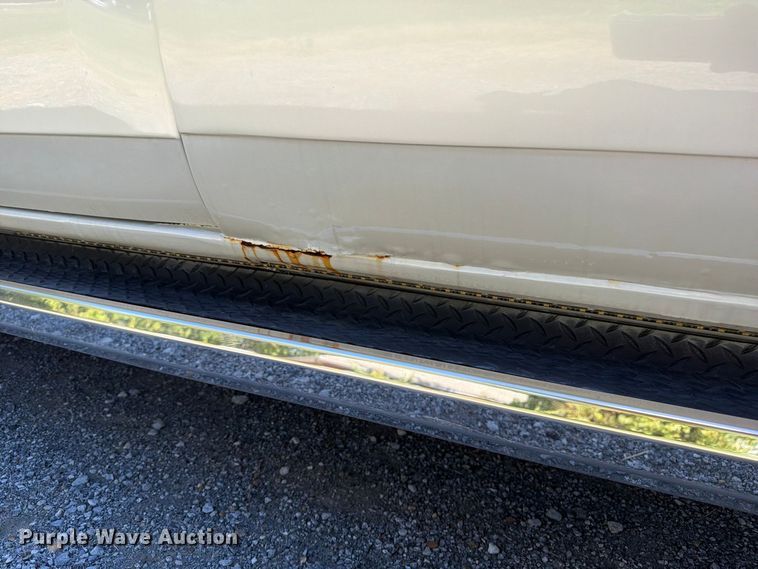 image for item ER3481 2003 Cadillac Escalade limousine