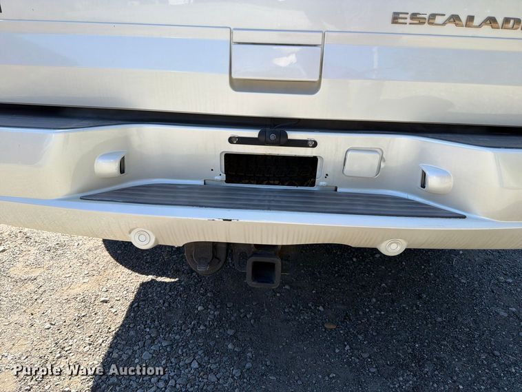 image for item ER3481 2003 Cadillac Escalade limousine