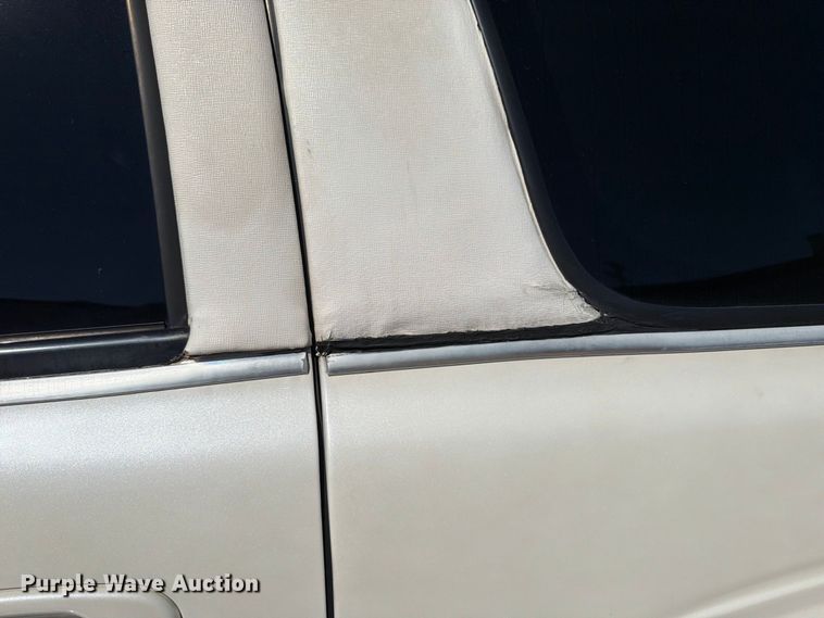 image for item ER3481 2003 Cadillac Escalade limousine