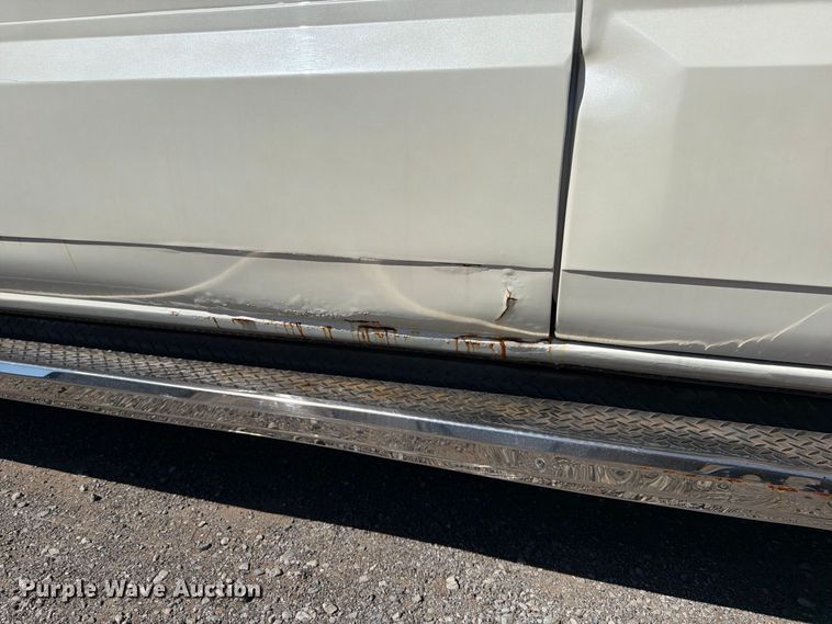 image for item ER3481 2003 Cadillac Escalade limousine