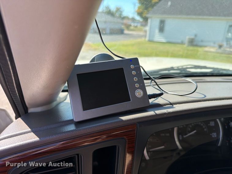 image for item ER3481 2003 Cadillac Escalade limousine