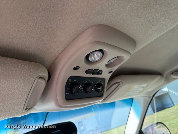 image for item ER3481 2003 Cadillac Escalade limousine