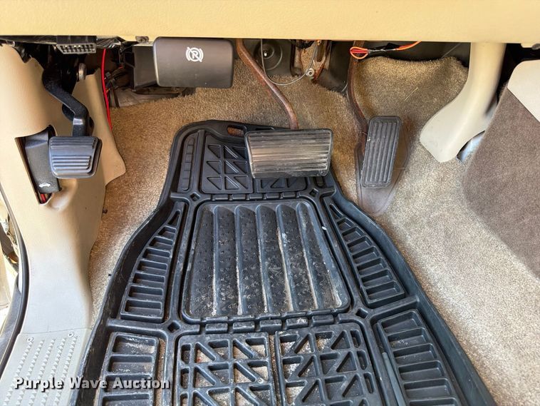 image for item ER3481 2003 Cadillac Escalade limousine
