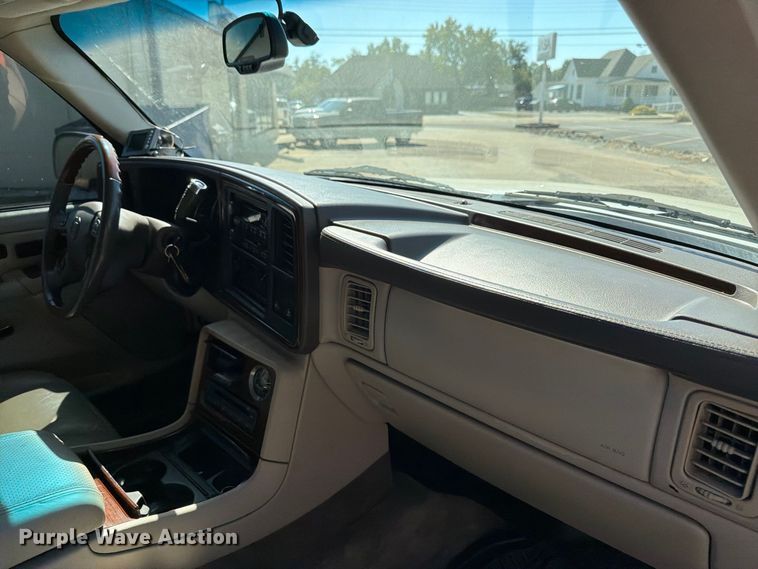 image for item ER3481 2003 Cadillac Escalade limousine