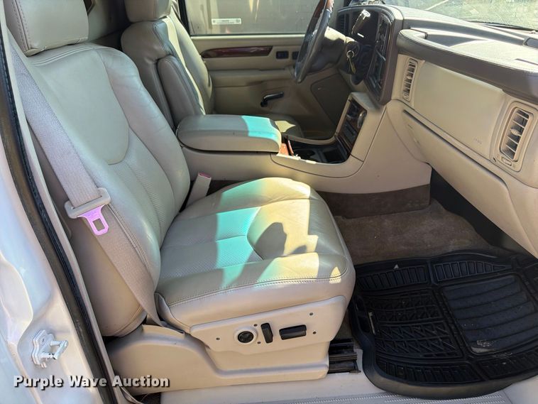 image for item ER3481 2003 Cadillac Escalade limousine