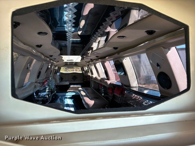 image for item ER3481 2003 Cadillac Escalade limousine