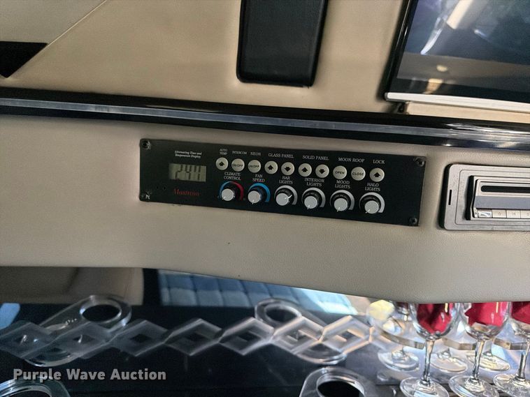 image for item ER3481 2003 Cadillac Escalade limousine