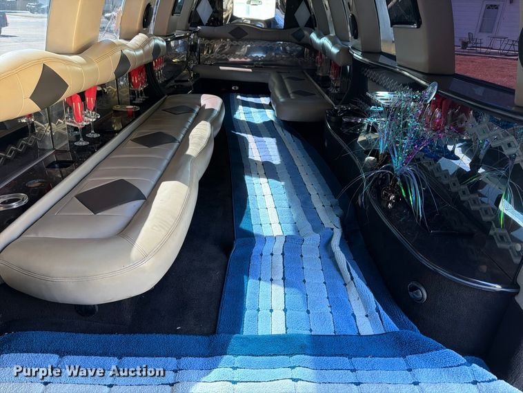 image for item ER3481 2003 Cadillac Escalade limousine