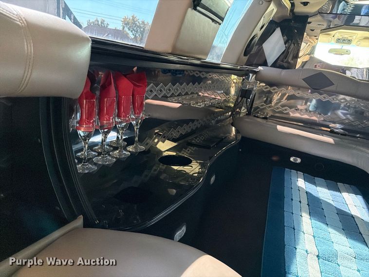image for item ER3481 2003 Cadillac Escalade limousine