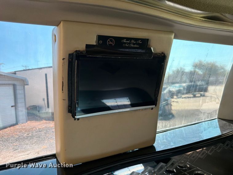 image for item ER3481 2003 Cadillac Escalade limousine