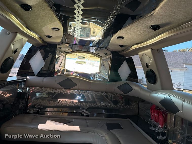 image for item ER3481 2003 Cadillac Escalade limousine
