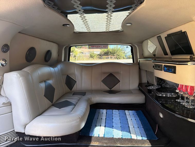 image for item ER3481 2003 Cadillac Escalade limousine