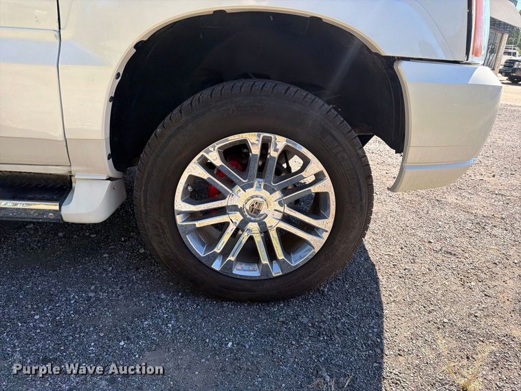 image for item ER3481 2003 Cadillac Escalade limousine