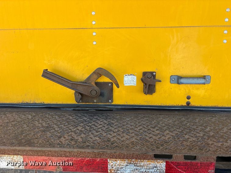 image for item ES8273 2016 International MA025 box truck
