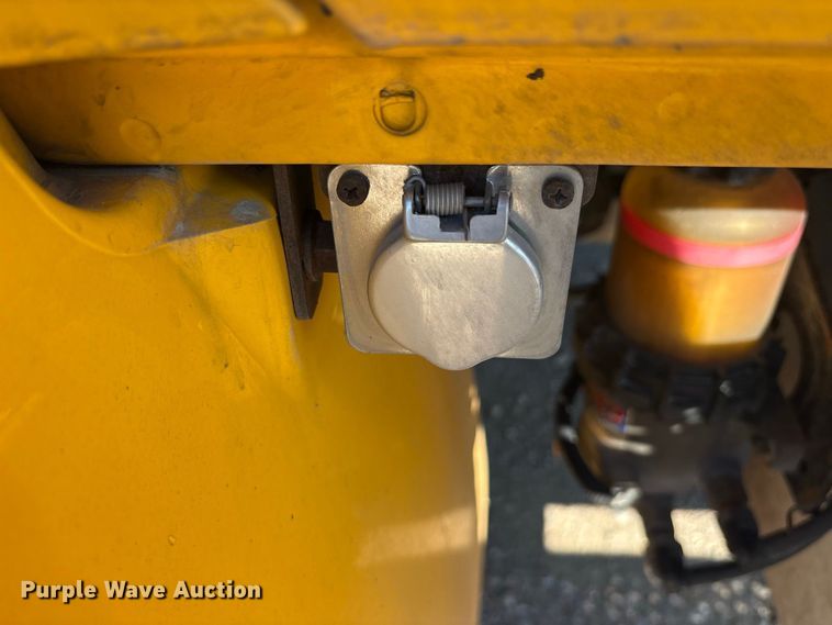 image for item ES8273 2016 International MA025 box truck