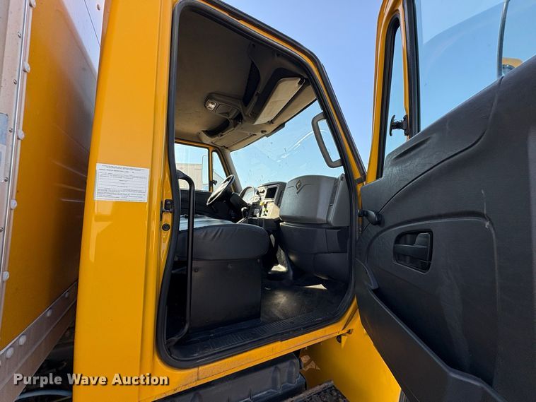image for item ES8273 2016 International MA025 box truck