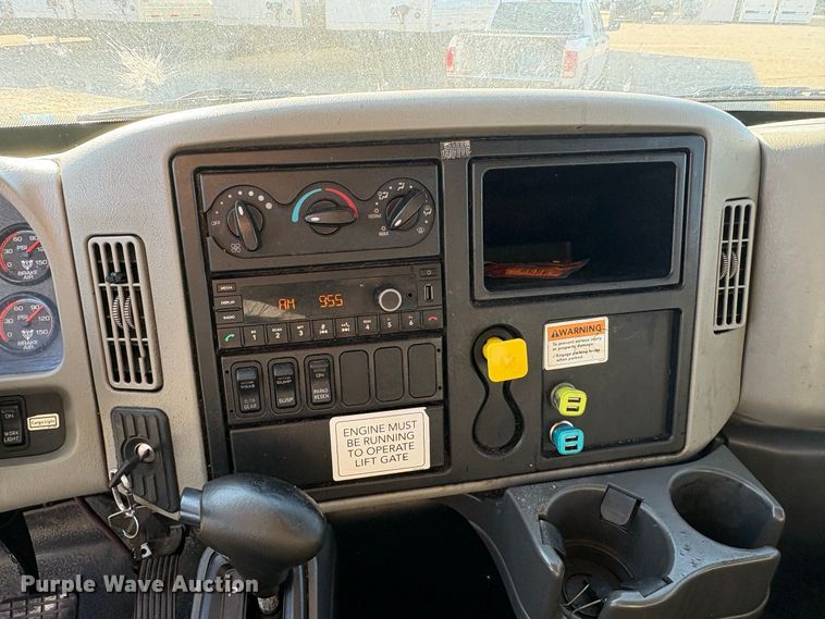 image for item ES8273 2016 International MA025 box truck