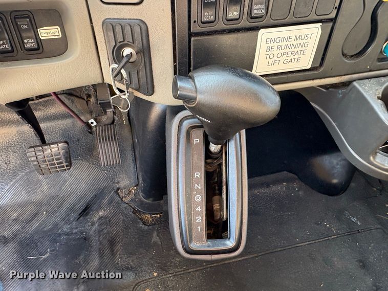 image for item ES8273 2016 International MA025 box truck