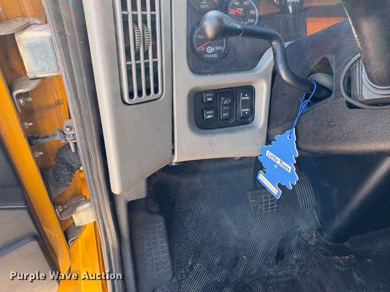 image for item ES8273 2016 International MA025 box truck