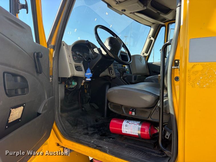 image for item ES8273 2016 International MA025 box truck