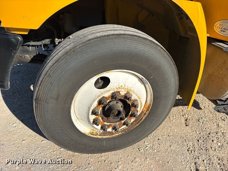 image for item ES8273 2016 International MA025 box truck