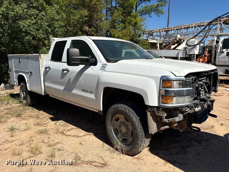 image for item ES8282 2015 Chevrolet Silverado 2500HD Ext. Cab utility bed pickup truck