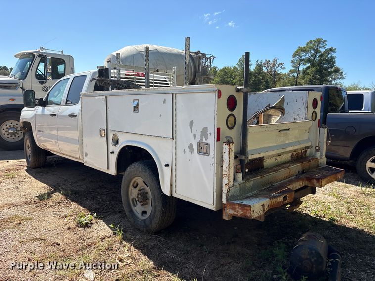 image for item ES8282 2015 Chevrolet Silverado 2500HD Ext. Cab utility bed pickup truck