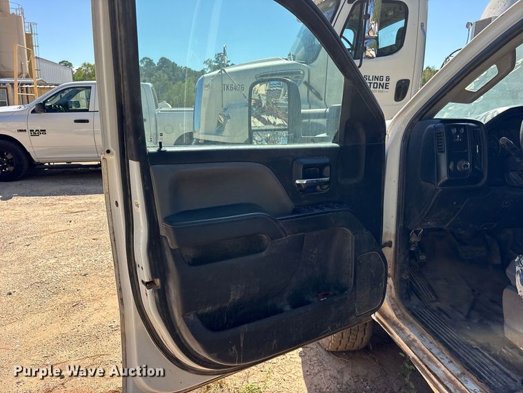 image for item ES8282 2015 Chevrolet Silverado 2500HD Ext. Cab utility bed pickup truck