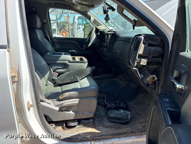 image for item ES8282 2015 Chevrolet Silverado 2500HD Ext. Cab utility bed pickup truck