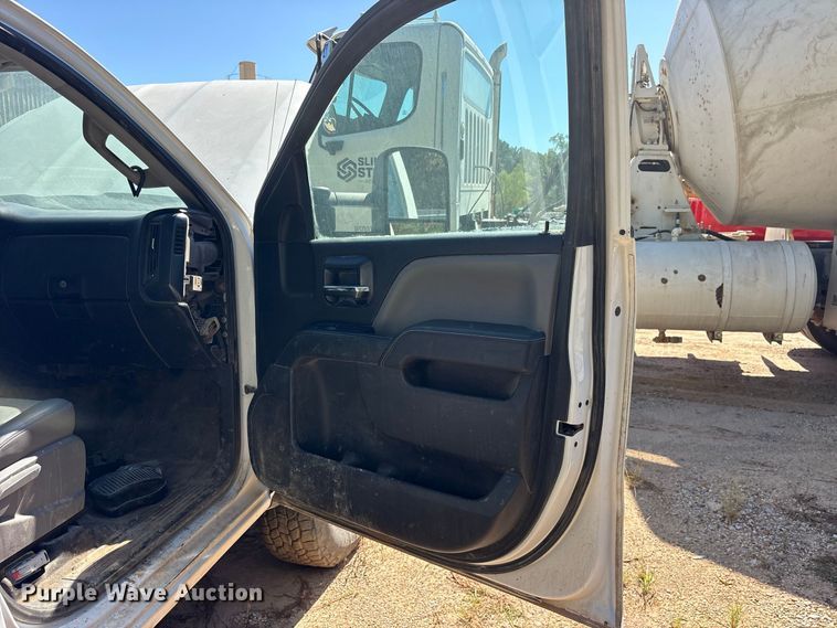image for item ES8282 2015 Chevrolet Silverado 2500HD Ext. Cab utility bed pickup truck