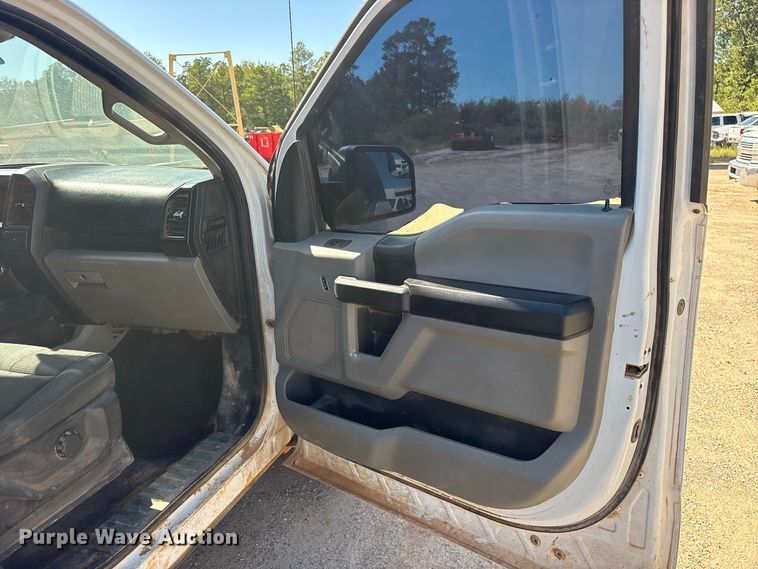 image for item ES8283 2018 Ford F150 Crew Cab pickup truck