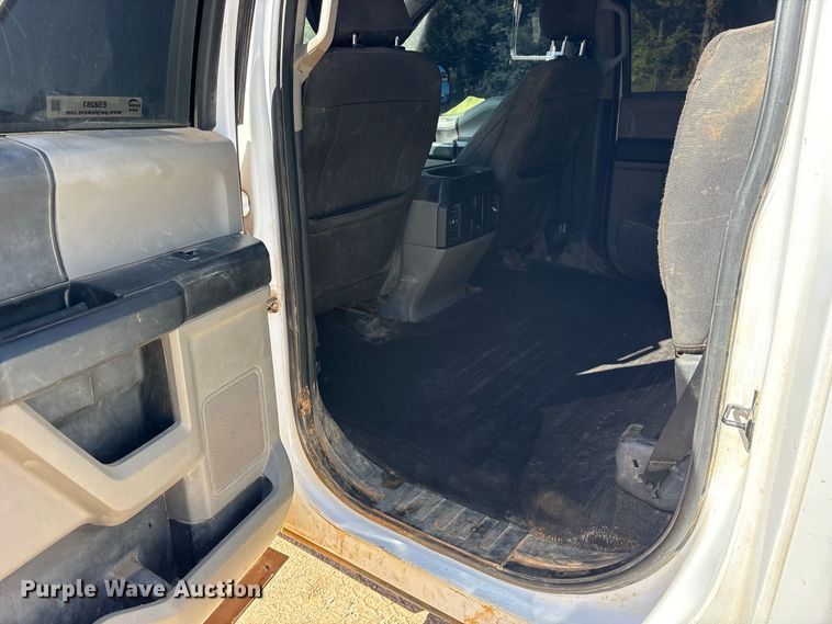 image for item ES8283 2018 Ford F150 Crew Cab pickup truck